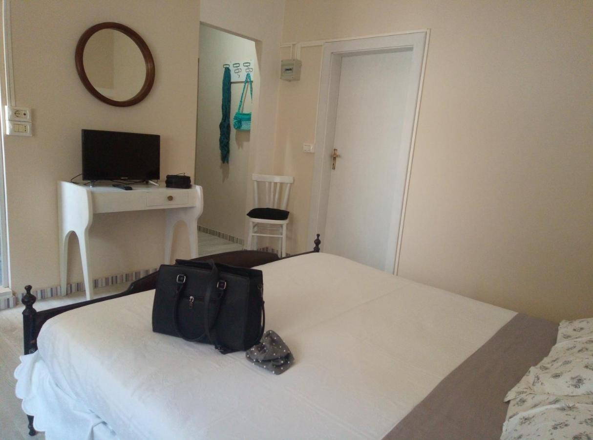 La Villa Bellaria-Igea Marina Buitenkant foto